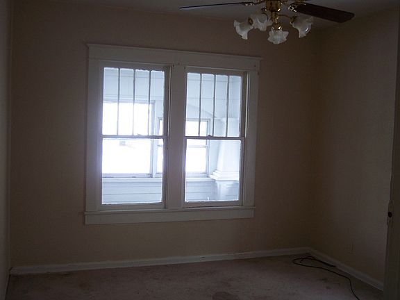 2nd image of 854 E Acton Ave