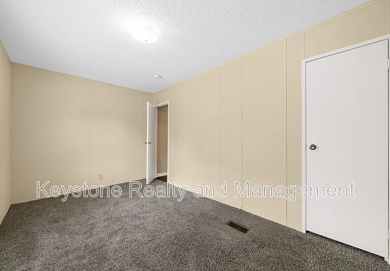 918 Gabby Ln — Photo 14