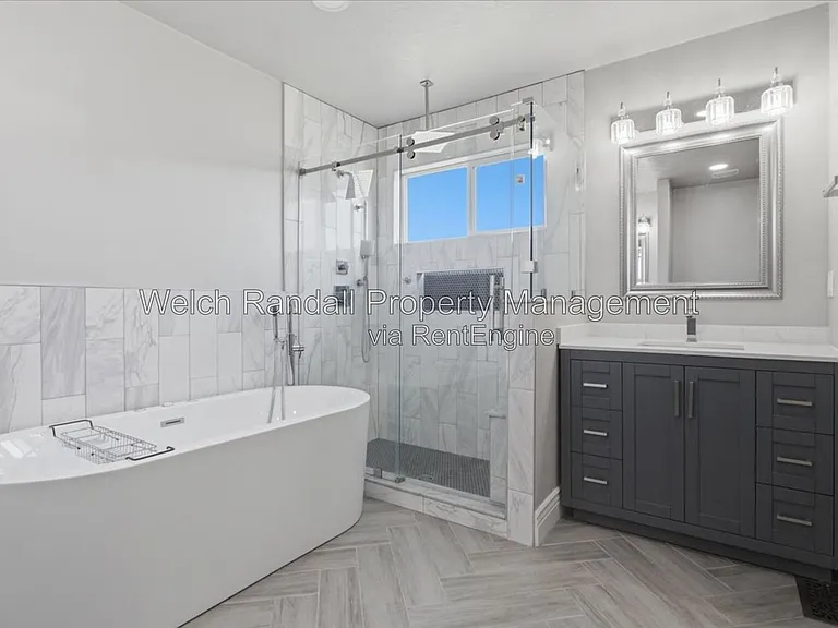 2106 E Sunnyvale Dr — Photo 15