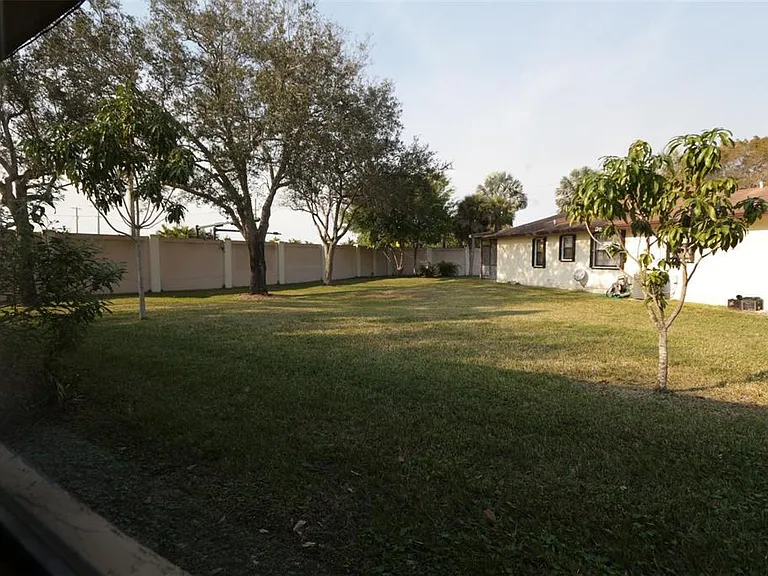 2987 NW 110th Ave — Photo 16