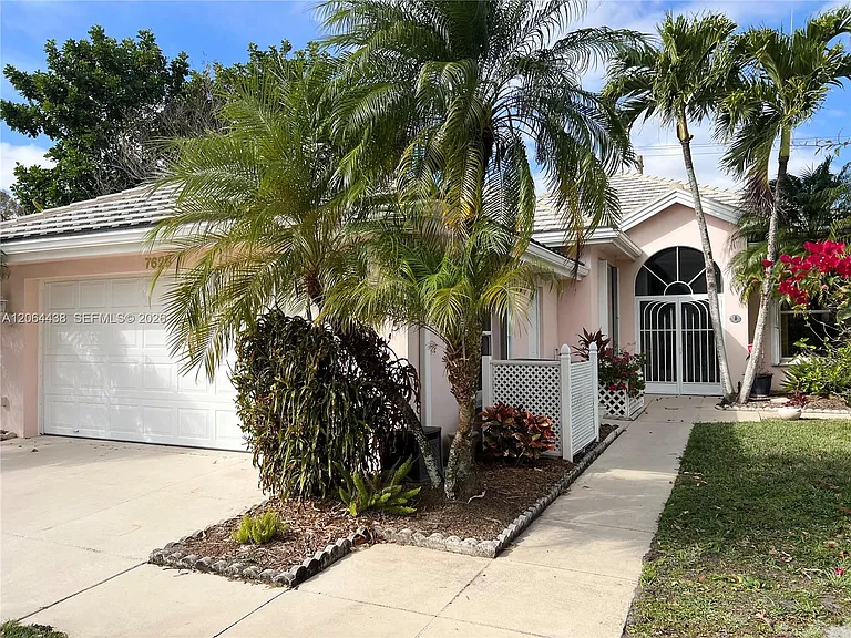 7625 SE Bay Cedar Cir — Photo 3