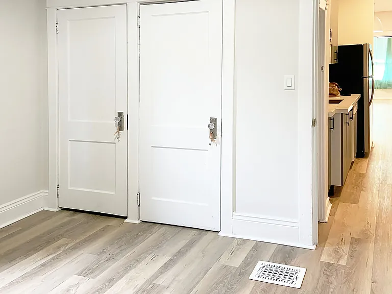 19 Erie Ave — Photo 9
