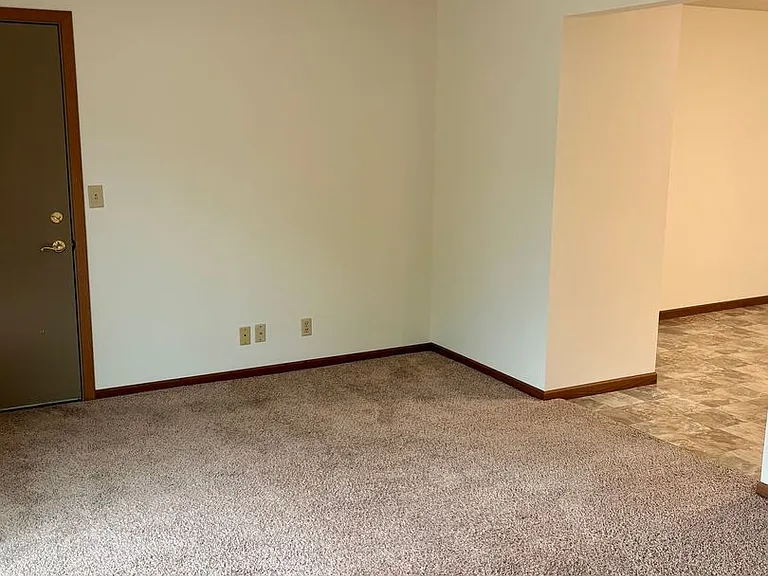 4908 Coventry Ct — Photo 13