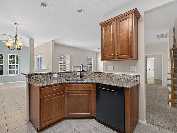 3rd image of 705 Creekwood Dr