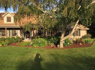 8206 Nolan St, Harvard, IL 60033