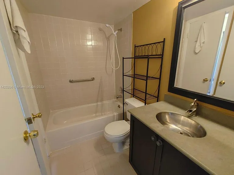8260 SW 210th St #215 — Photo 6
