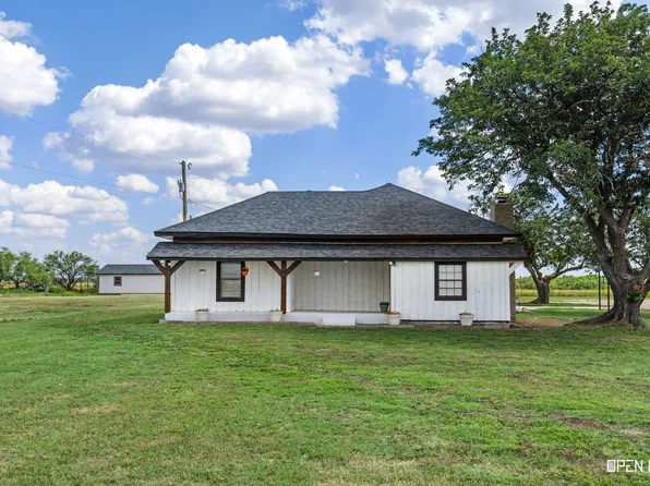 3761-258 W Highway St, Iowa Park, TX 76367