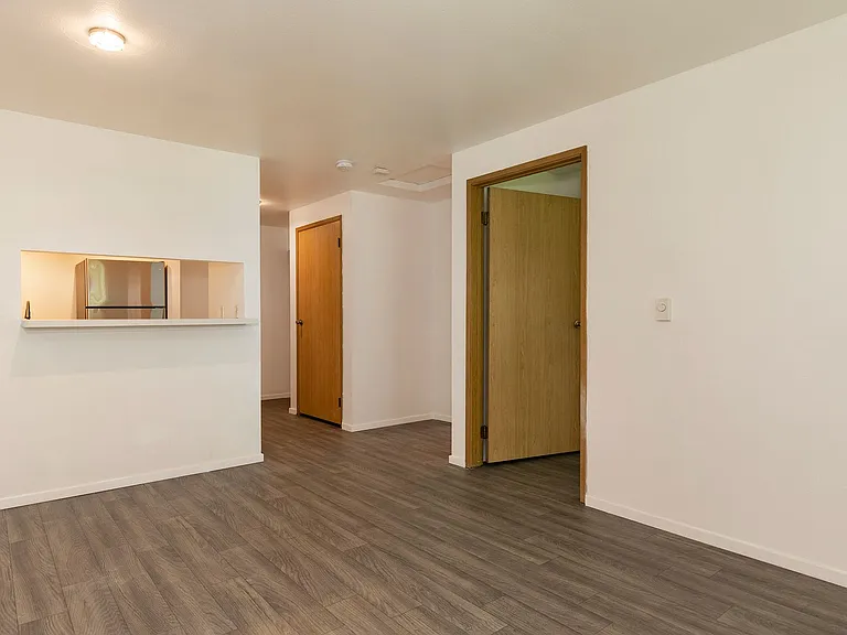 Hillcourt Apartments — Photo 25