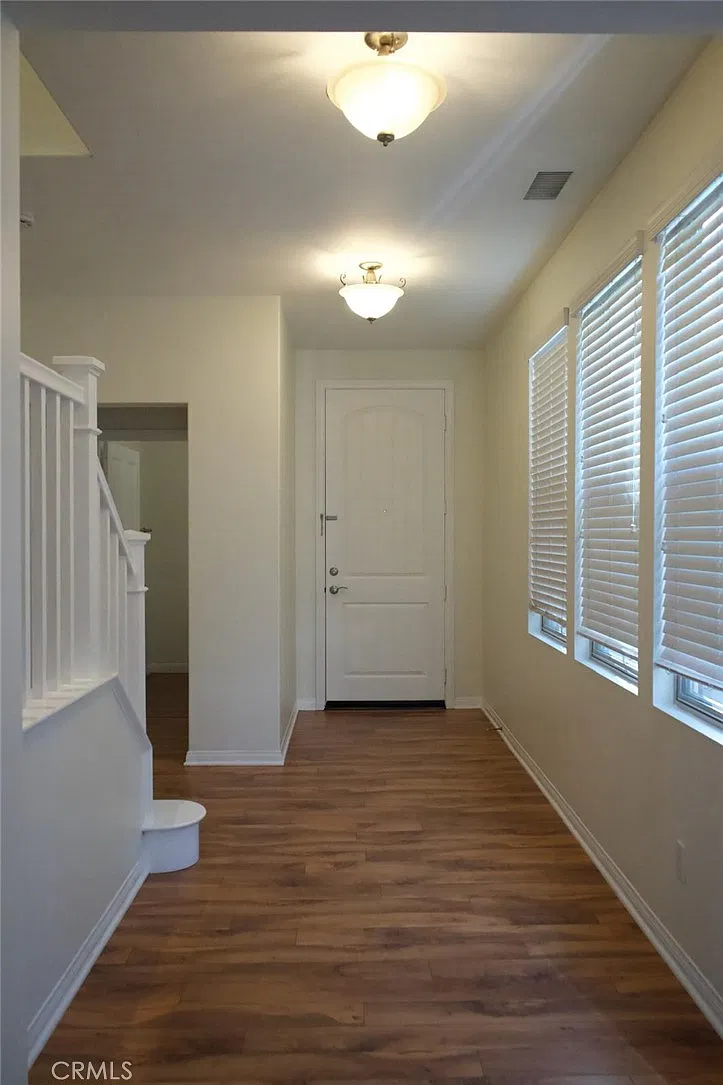 3 bed, 2.5 bath, 1735 sqft, $4,750 — Photo 2