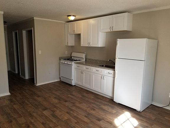 2nd image of 936 Sycamore Ave APT A