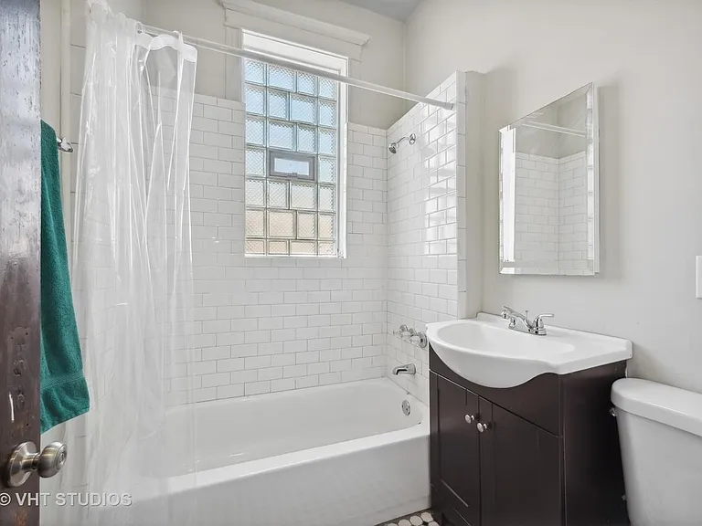 843 N Hoyne Ave #1F — Photo 10