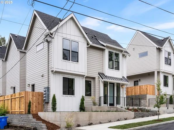 3615 SW Logan St, Portland, OR 97219