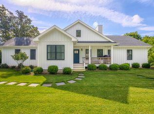 64 Marys Ln, Southampton, NY 11968