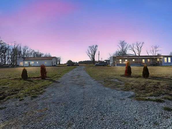 3665 Burning Star 2 Rd, Du Quoin, IL 62832