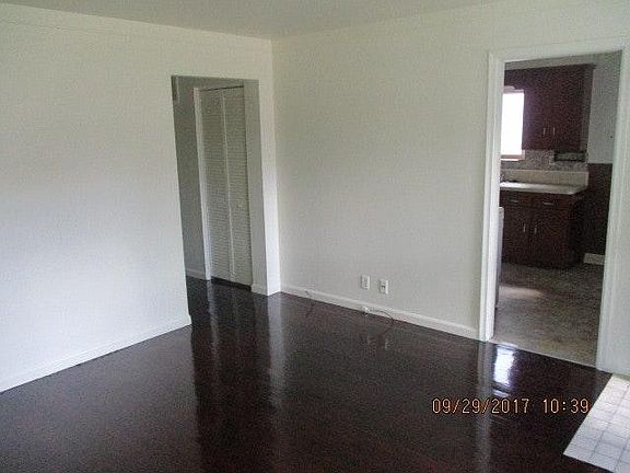 2nd image of 3965 Kingston St