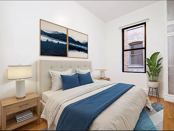 3rd image of 164 Waverly Pl APT 4C