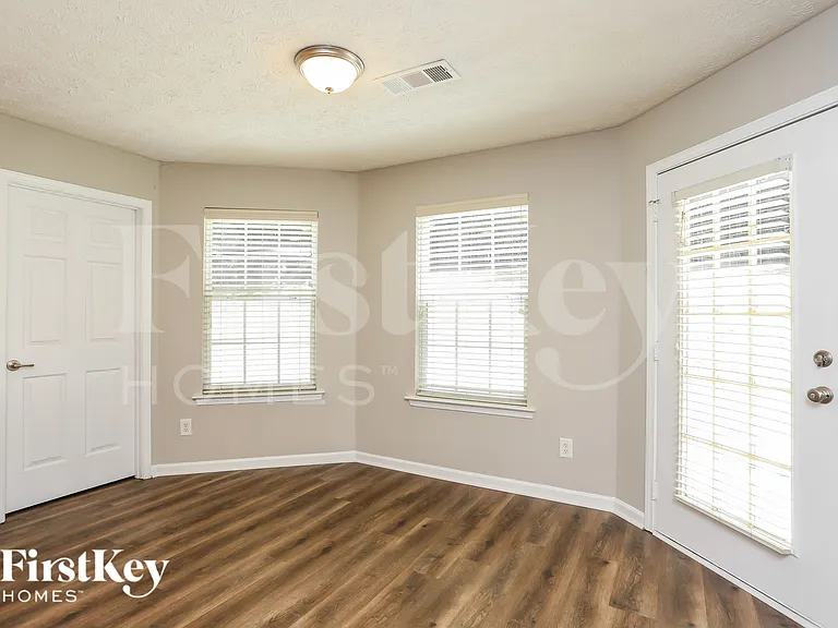 3545 Bridgeshaw Dr — Photo 6