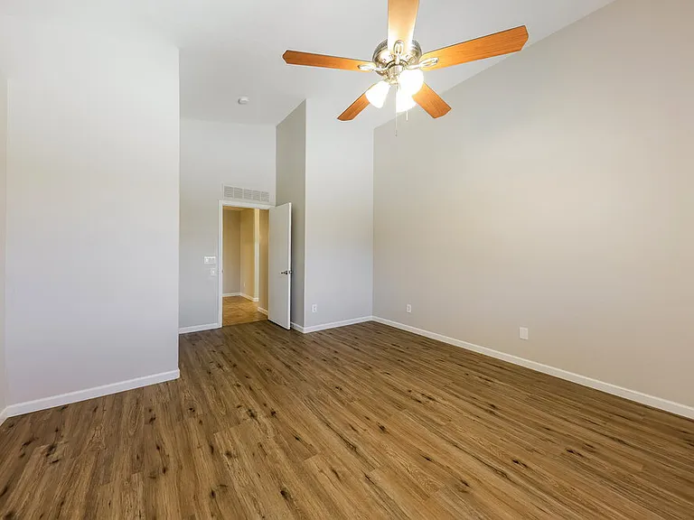 8133 W Hess Ave — Photo 10