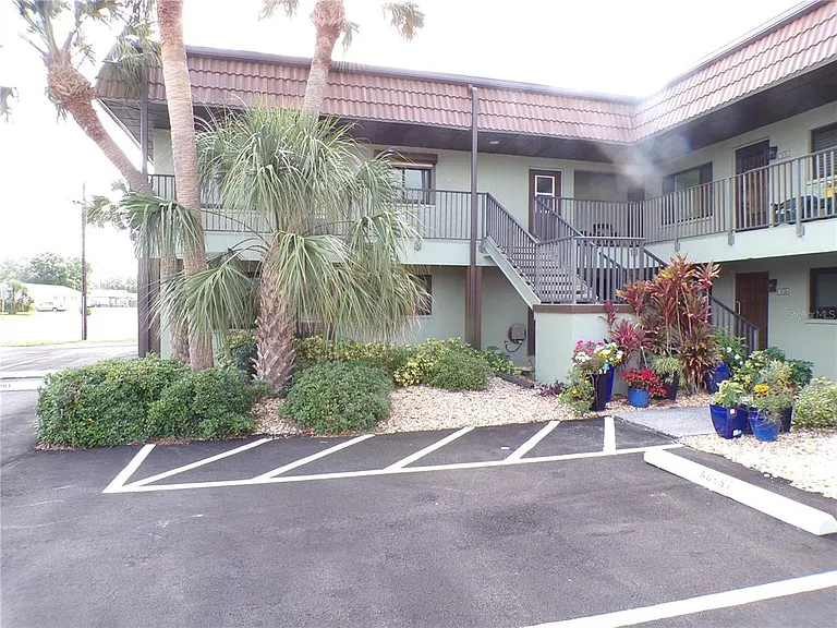 1258 Barbara Dr #106 — Photo 11