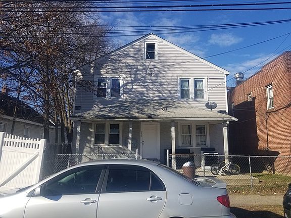 2nd image of 203 Harvard St
