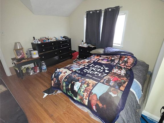 5th image of 2370 N Taylor Rd