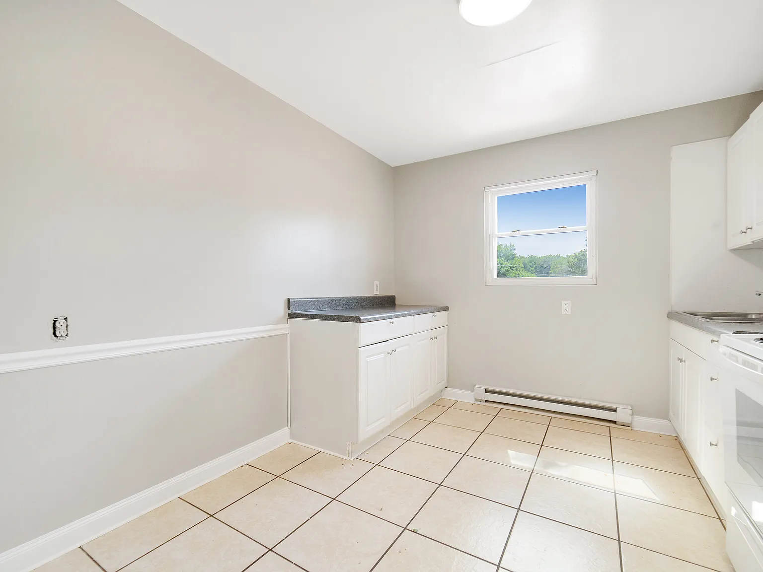 2 bed, 680 sqft, $749 — Photo 1