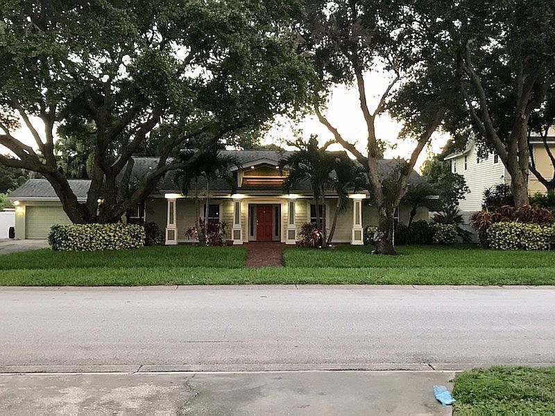 1st image of 1724 Saint Pauls Dr