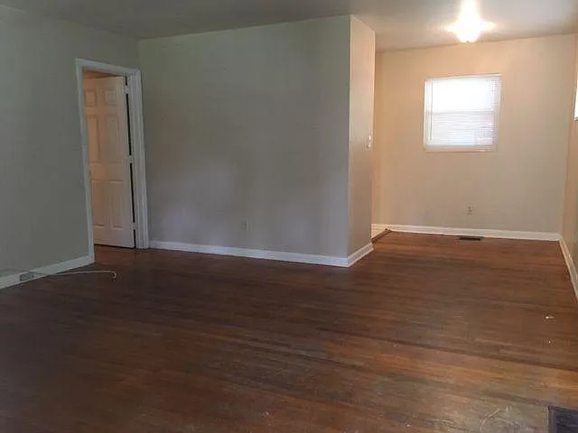 1708 Canterbury St — Photo 6