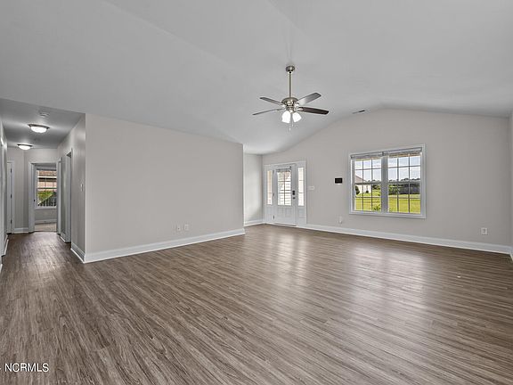 4th image of 303 Connie Court