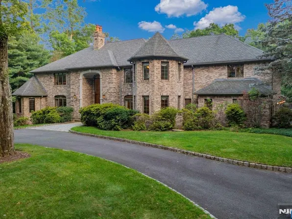 4 Pine Tree Dr, Saddle River, NJ 07458