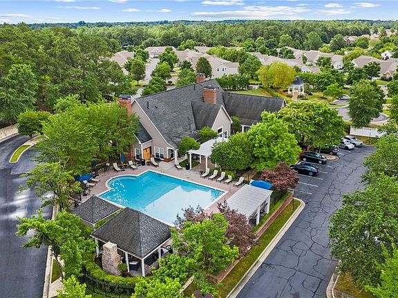 3rd image of 5442 Fuller Dr #1