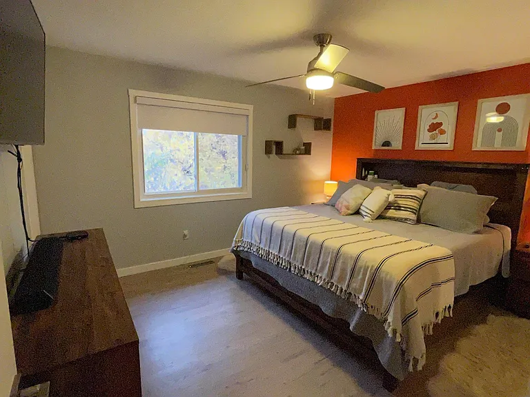1025 Sparta Dr — Photo 8