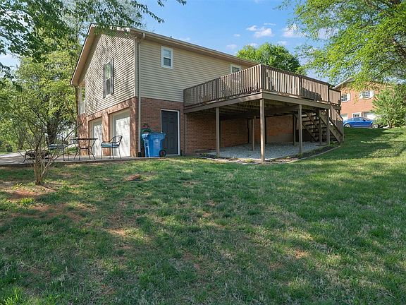 4th image of 211 Longhorn St
