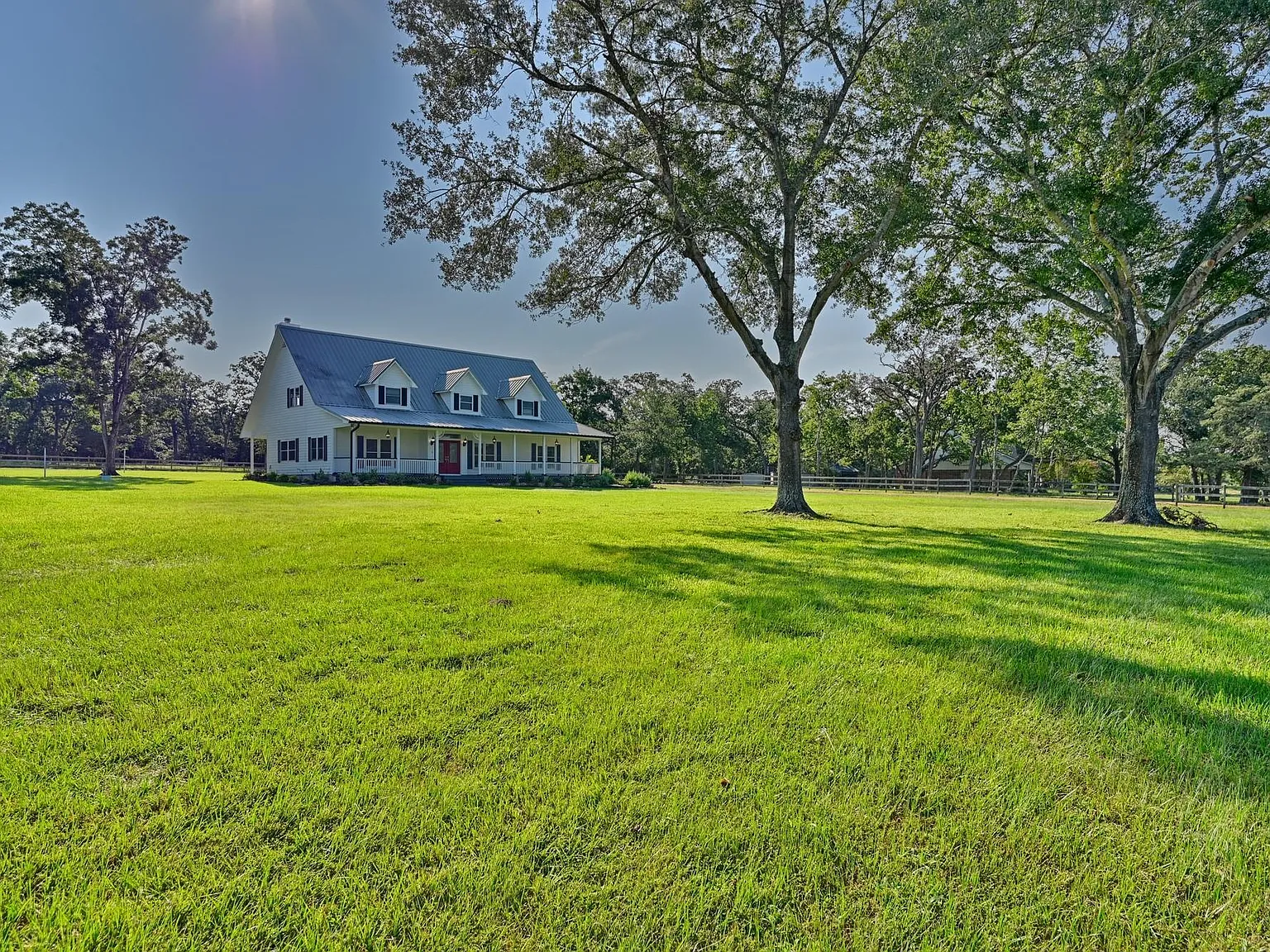 3 bed, 2.5 bath, 3300 sqft, $3,450 — Photo 1