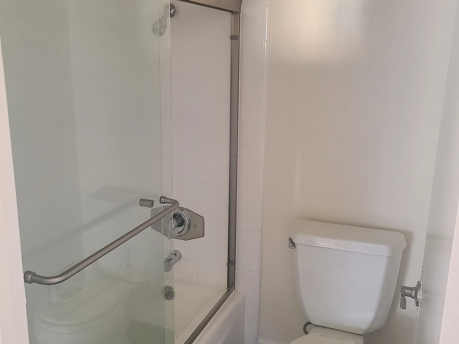 Manor Apartments — Photo 2