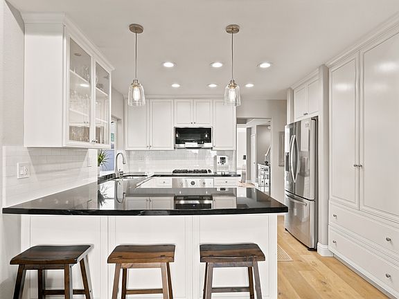 4th image of 414 12th St