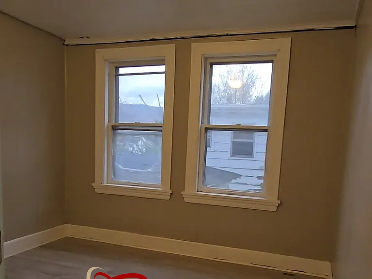 327 1/2 Frederick St — Photo 2