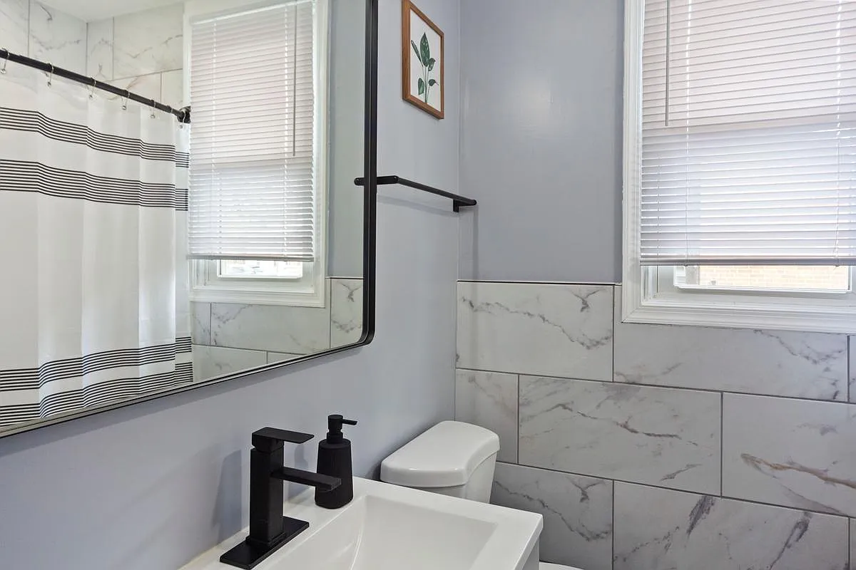 4 bed, 3.0 bath, 1800 sqft, $819 — Photo 2