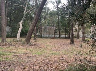 14 Hand Dr, Saint Helena Island, SC 29920