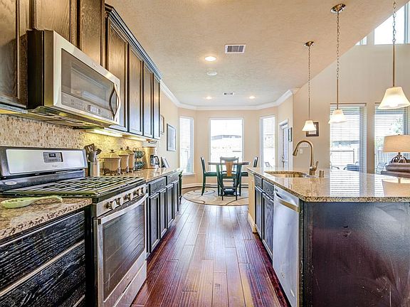 2nd image of 4851 Palomar Ln