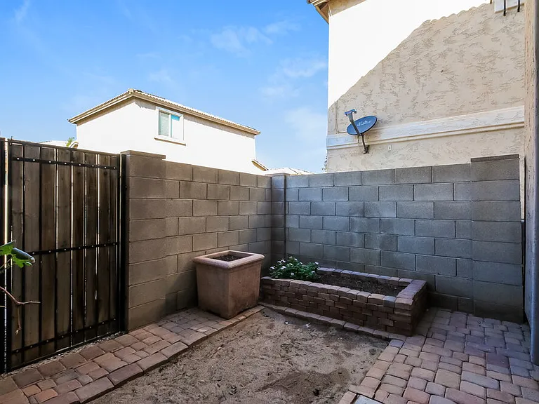 5416 W Fulton St — Photo 17