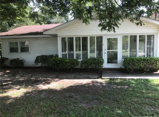 203 W Mountain Dr, Fayetteville, NC 28306