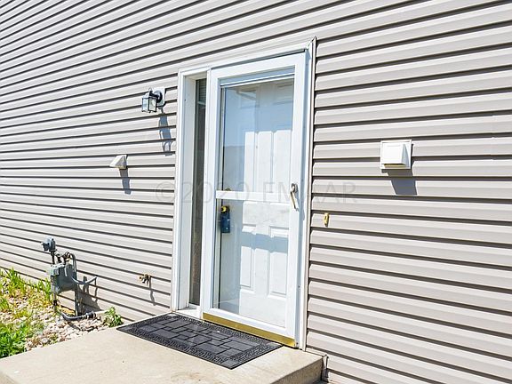 4th image of 1640 6th St W