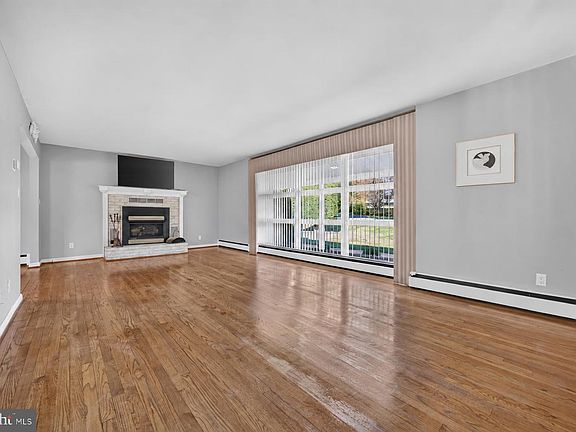 3rd image of 4100 Friar Tuck Way