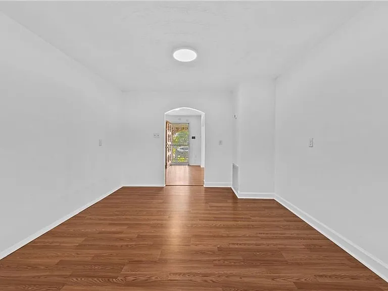 735 Bold St — Photo 10