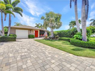 692 94th Ave N, Naples, FL 34108