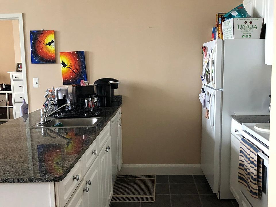 2nd image of 1001 Chestnut St #1006W