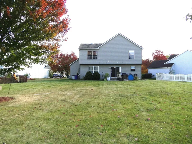 2217 Twin Lakes Ct — Photo 7