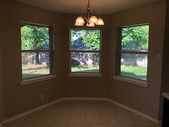 5th image of 1107 Paula Ln