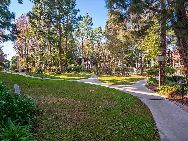 Community walkway